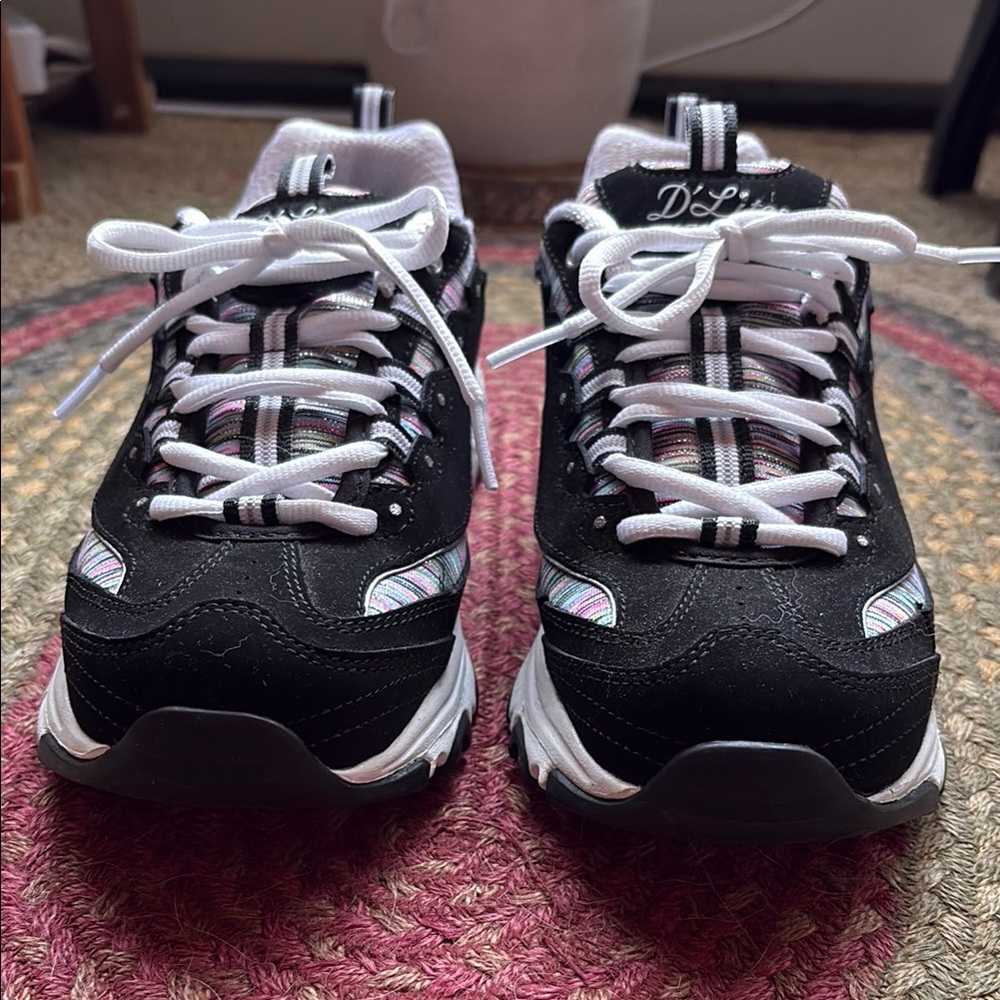 Skechers D'Lites Black & White Sneakers. Women’s Size 9 Like NEW - Picture 3 of 11
